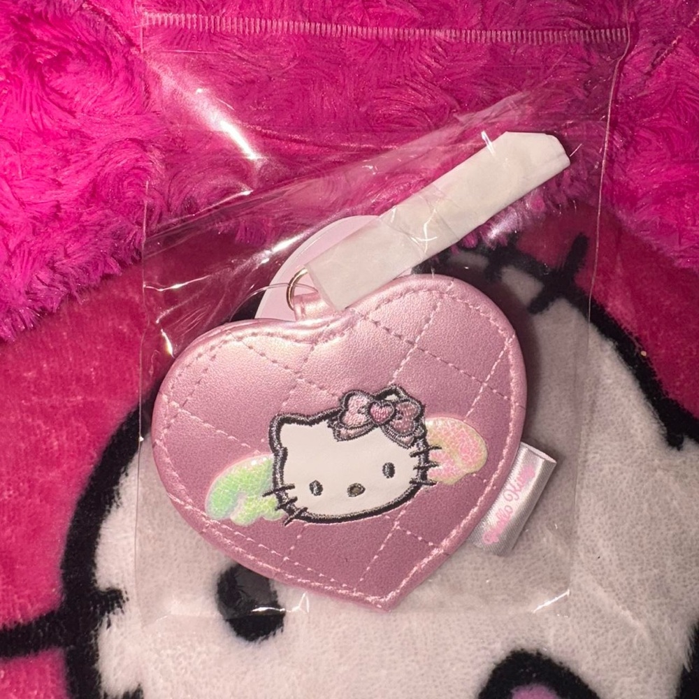Hello kitty angel keychain